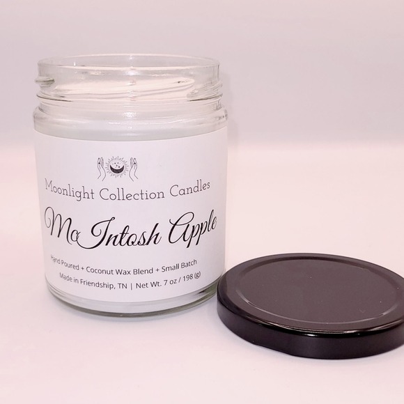 Handmade McIntosh Apple Candle - Picture 1 of 3